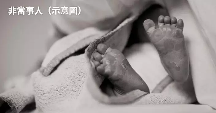 印度兩歲童戶外玩耍突遭斧劈頸亡 父稱驅猴失手 親屬質疑謀殺
