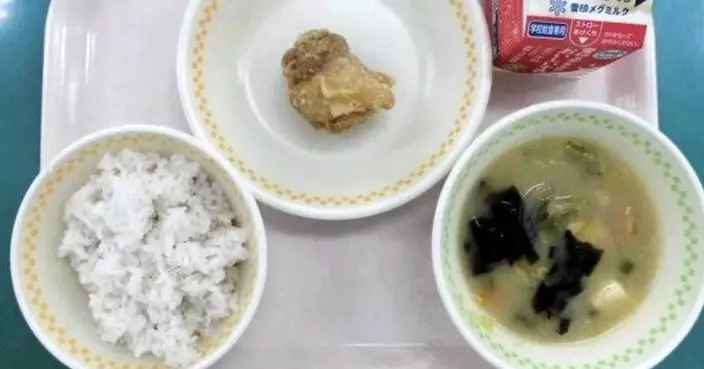 網傳小學午餐配菜得「炸雞一粒」引批評  福岡市計劃推免費午餐補鑊