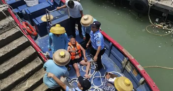 父子颱風天海南玩水遭巨浪捲走  靠救生衣漂流26小時到廣東奇蹟獲救