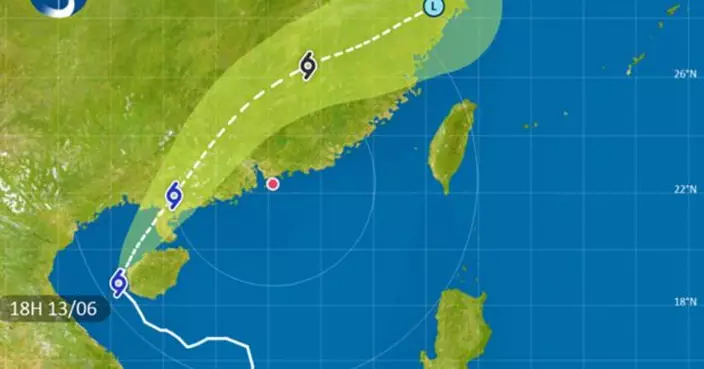 天文台料蝴蝶與香港保持約500公里距離　一號信號維持至明午