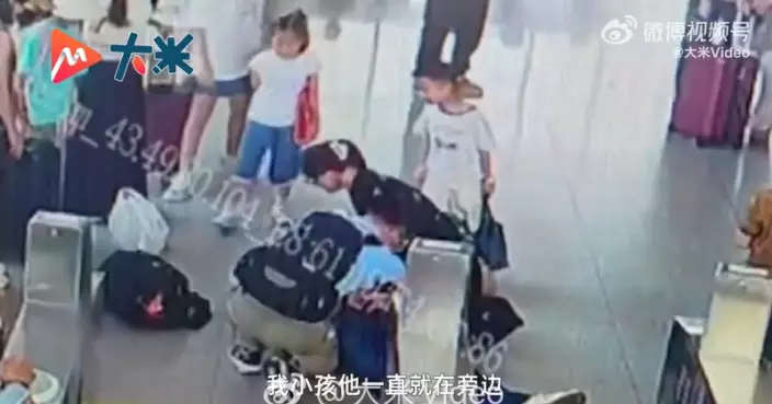 搭高鐵返鄉見男乘客暈厥 湖南女護士跪地搶救3分鐘救對方性命