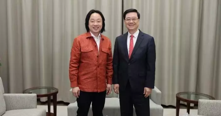 李家超與「華仁同門師弟」歐陽萬成敘舊  暢談校園往事及趣聞