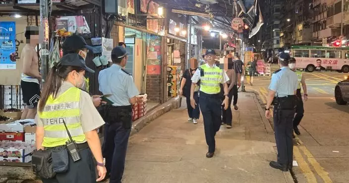 警方及食環署油麻地打擊阻街及交通違例 共發14張牛肉乾及傳票