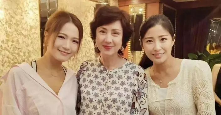 梁敏巧晒與84年港姐冠軍合照 60歲高麗虹依舊保養得宜氣質優雅