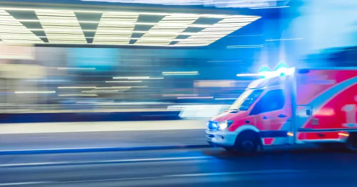 印度26歲女子昏倒送醫　白車上多名男趁機伸狼爪　僅2嫌犯落網​