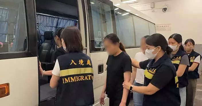 17名越南籍非法入境及逾期逗留人士 遭入境處遣返回國