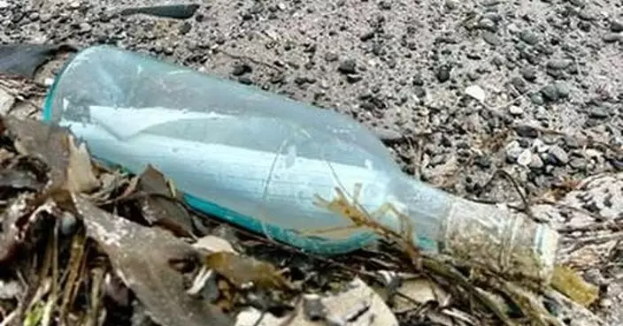 情侶寫下瓶中信大海漂流13載 從加拿大越洋落腳愛爾蘭海灘