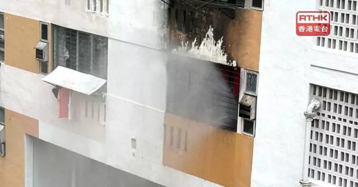 荔景邨清晨有單位起火造成一人死亡