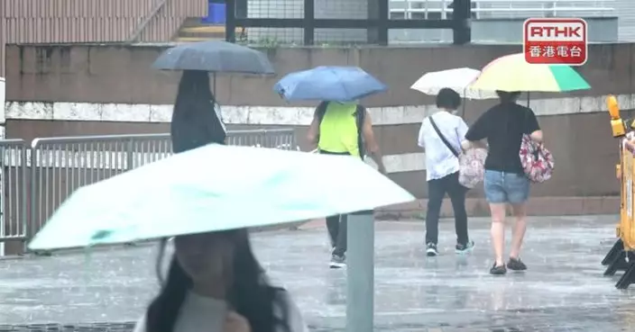 李家超認同超前部署應對極端天氣　停課決定有不同意見會總結經驗