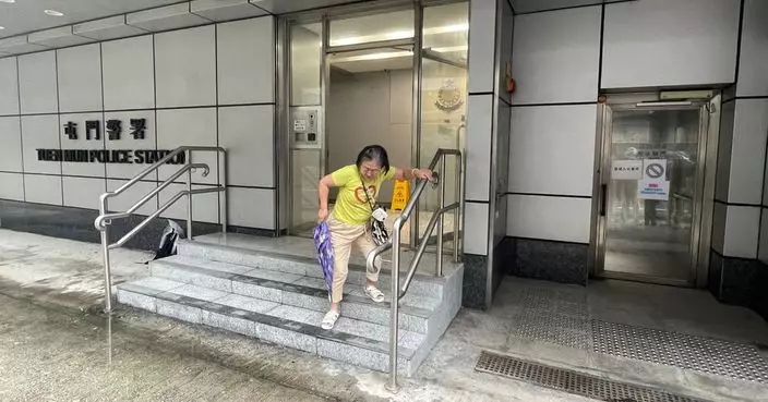 警方國安處帶走錢寶芬妹妹到警署協助調查