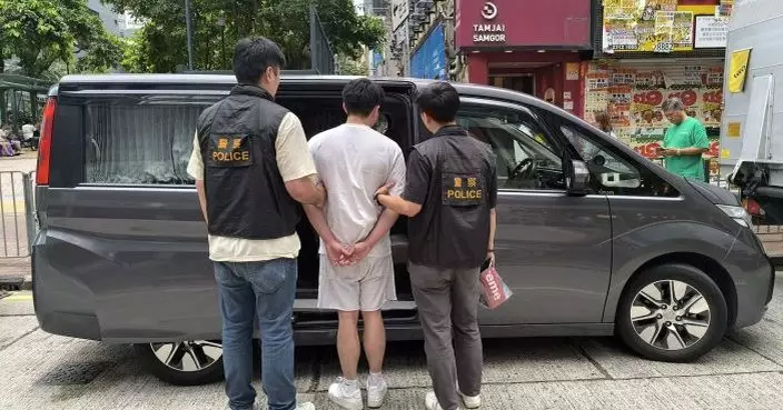 警方再發現有持雙程證人士揸白牌車   4人被捕其中2人為內地人