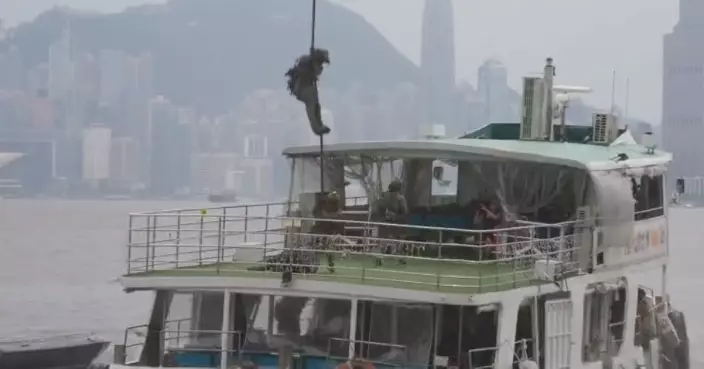 跨部門反恐演習模疑極端份子控制船隻 飛虎水警飛行服務隊合力制服