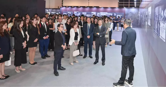 逾3500名新入職及年輕公務員 參觀抗戰勝利80周年大型巡迴展覽