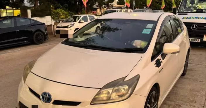 警方打擊白牌車拘捕兩名司機