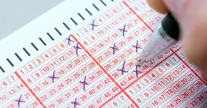 靠打散工勉強度日 泰6旬翁幸運中438萬頭獎 親友爭相拜訪欲接回家