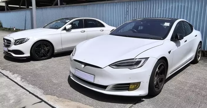 警方放蛇打擊「白牌車」  拘2名本地司機涉非法載客取酬