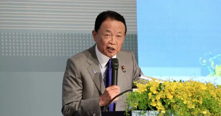 麻生太郎決定要求提前舉行日本自民黨總裁選舉