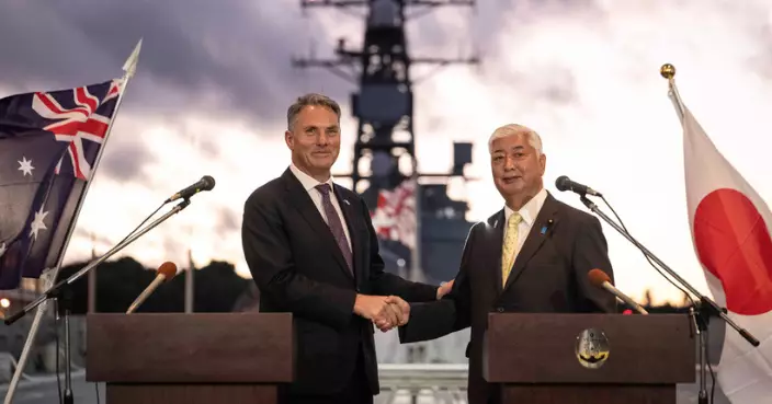 日本防衛相中谷陪同澳洲防長瑪爾斯 神奈川考察「最上」級護衛艦