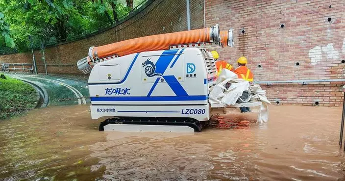 風暴塔巴 | 渠務署派出水機械人處理水浸 路政署：中午前清理主要道路塌樹