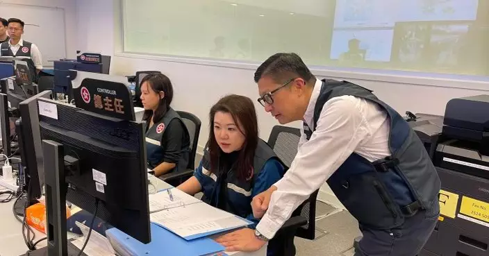 風暴塔巴｜ 鄧炳強：保安局緊急事故監察支援中心通宵運作 感謝同事值勤守護市民