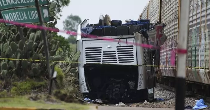 墨西哥火車巴士相撞意外，增至10死逾60人傷
