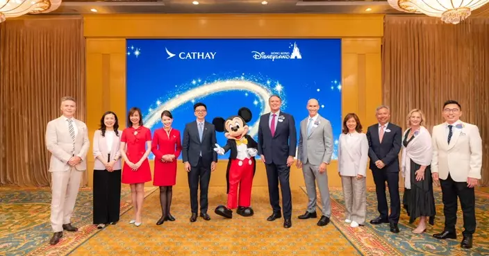 國泰與香港迪士尼簽署合作備忘錄　擬明年推出過境旅客產品