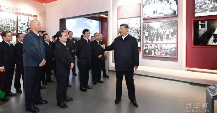 習近平參觀新疆自治區70周年成就展 強調治疆方略有效必須長期堅持