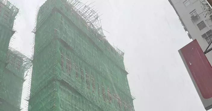 風暴樺加沙 | 何文田窩打老道大型棚架搖搖欲墜 屋宇署派員視察
