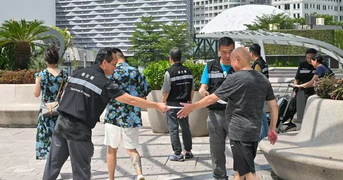 控煙酒辦人員到遊客聚集區域 加強宣傳本港控煙措施