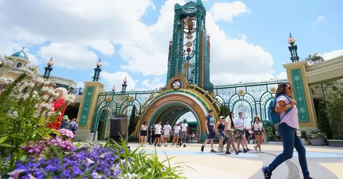 佛州環球影城傳意外！美32歲男搭過山車因「多處撞擊傷」身亡