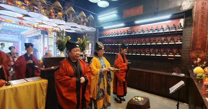 東華三院攜手飛雁洞佛道社 於油麻地天后廟群舉辦「福德轉斗昇運禮」法會 近四百善信參與祈求家宅平安財運亨通