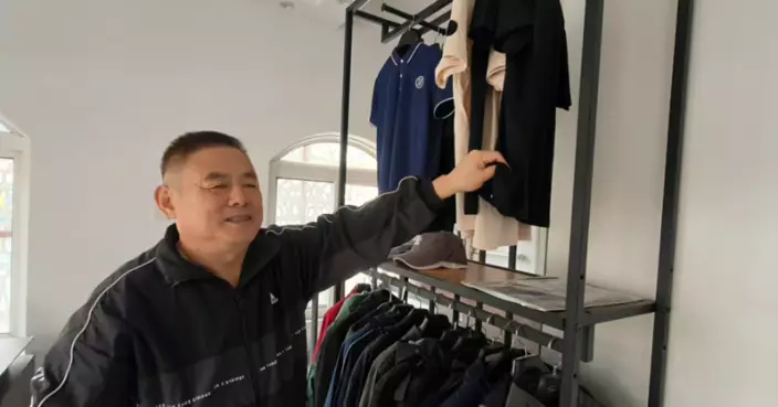 阿茲海默症父走失成契機 山東民警研發防走失服 8年間免費送出3千套