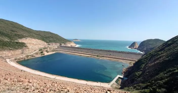 前往東壩交通非常擠塞　有的士選擇掉頭駛離