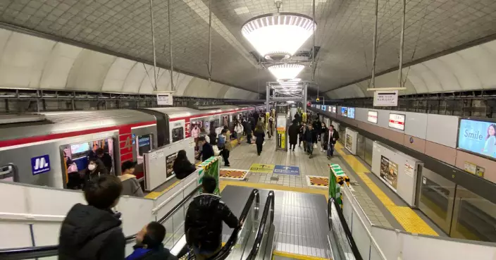 大阪地下鐵車廂疑乘客充電器起火兩人傷 御堂筋線全線一度停運