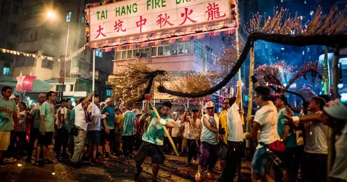 工作人員最後準備 大坑舞火龍10.5起一連三晚舉行