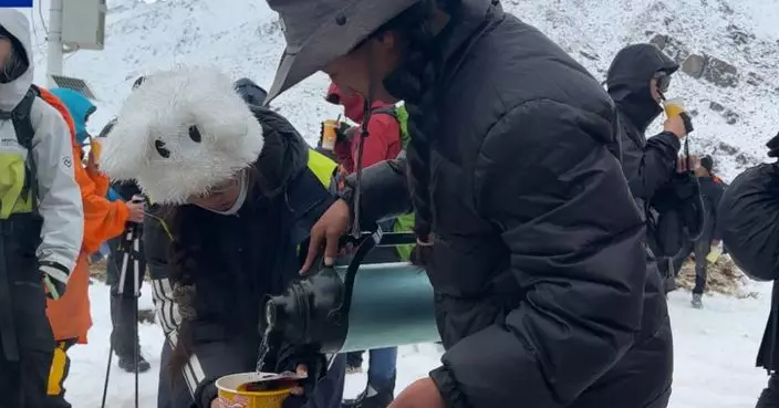 西藏定日縣受暴風雪影響遊客全獲聯繫 350人安全抵達接應點