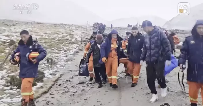 青海老虎溝地區持續下雪 有登山者被困1人死亡