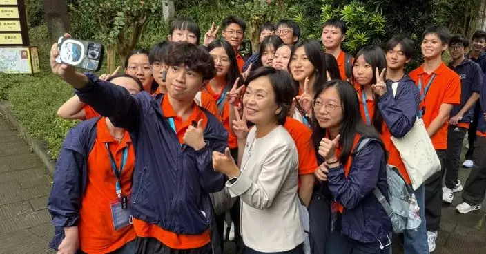 教育局局長蔡若蓮率領高中公民科學生內地考察團到訪重慶