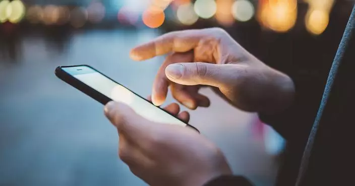 免受無限制資訊干擾 調查組織倡將使用智能手機年齡推遲至14歲