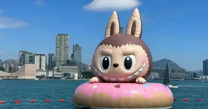 「維港海上大巡遊」登場   四座巨型海上充氣雕塑現身維港