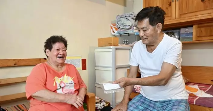 社署專線如接力棒 讓照顧者稍息再前行 兩年間已接近12萬個來電