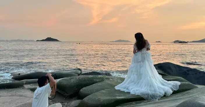 睽違兩年半Serrini宣佈12月開騷海報扮「一位新人」婚攝 粉絲抽選門票「超額認購」15倍現宣布加場