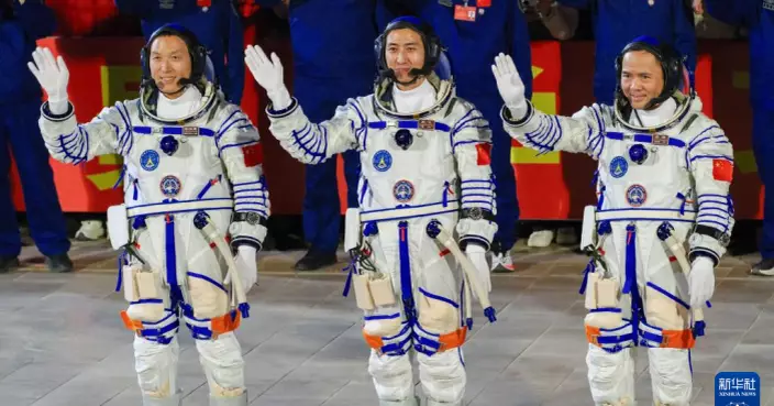 神二十一號晚上11時44分發射 航天員乘組舉行出征儀式