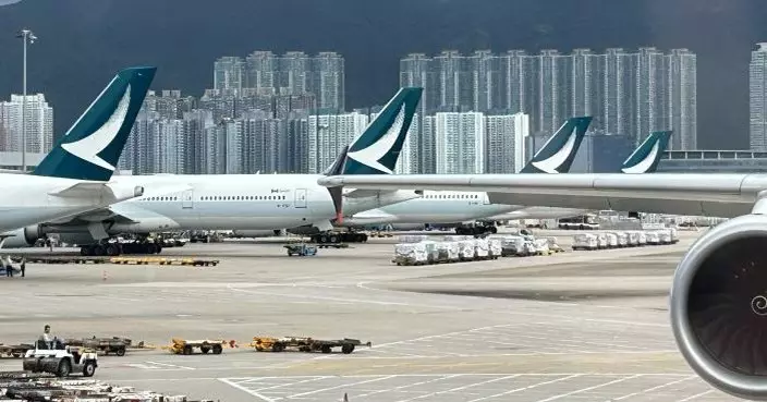 國泰波士頓飛香港航班 20歲內地男圖開艙門被捕