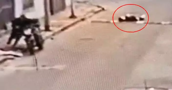 阿根廷4劫匪街頭搶劫送貨員 1人遭同伙開槍誤擊頭部即成「棄卒」