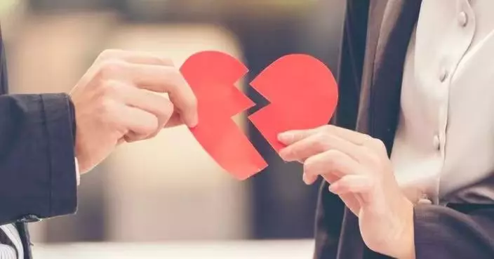 模特女友車內剃腋毛噴香水遮體味 大馬男難忍對方衛生惡習終分手獲全網力撐