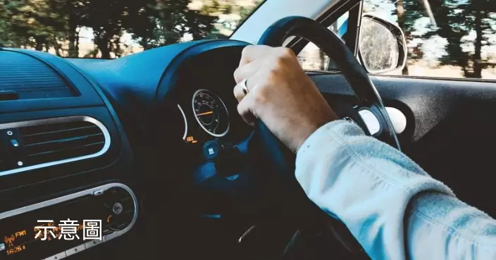 德情侶時速140公里 飆車邊「激戰」失控蛇行險釀車禍 下場曝光