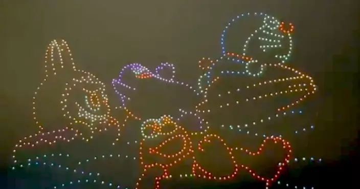 巨型充氣卡通雕塑維港展示結束 晚上無人機表演告別市民