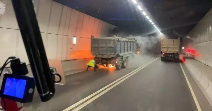 龍山隧道有泥頭車冒煙起火　消防救熄無人傷