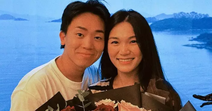 岑珈其與太太慶祝木婚貼合照兼示愛放閃 星級好友齊讚好再送上祝福